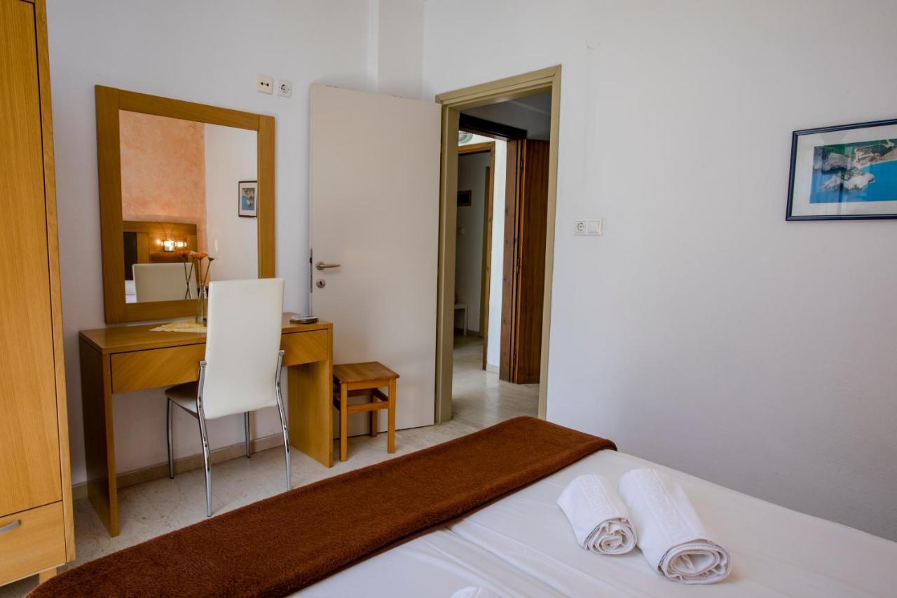 Maik Apartments Metamórfosi Extérieur photo